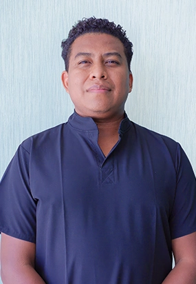 Cancun Dental Specialists Prosthodontist Dr. Salomon Mendoza
